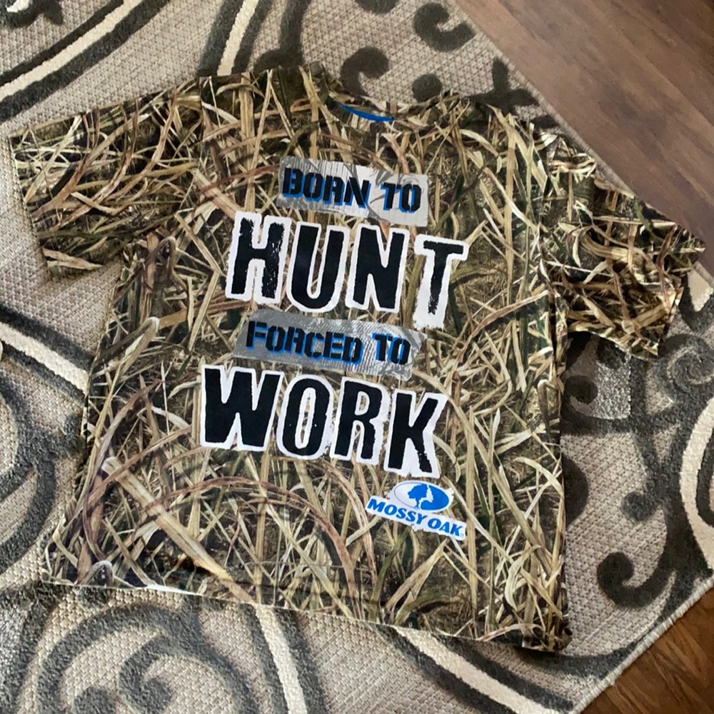 Mossy Oak T-Shirt. Camouflage “Born to hunt Forced to work. Size XL
